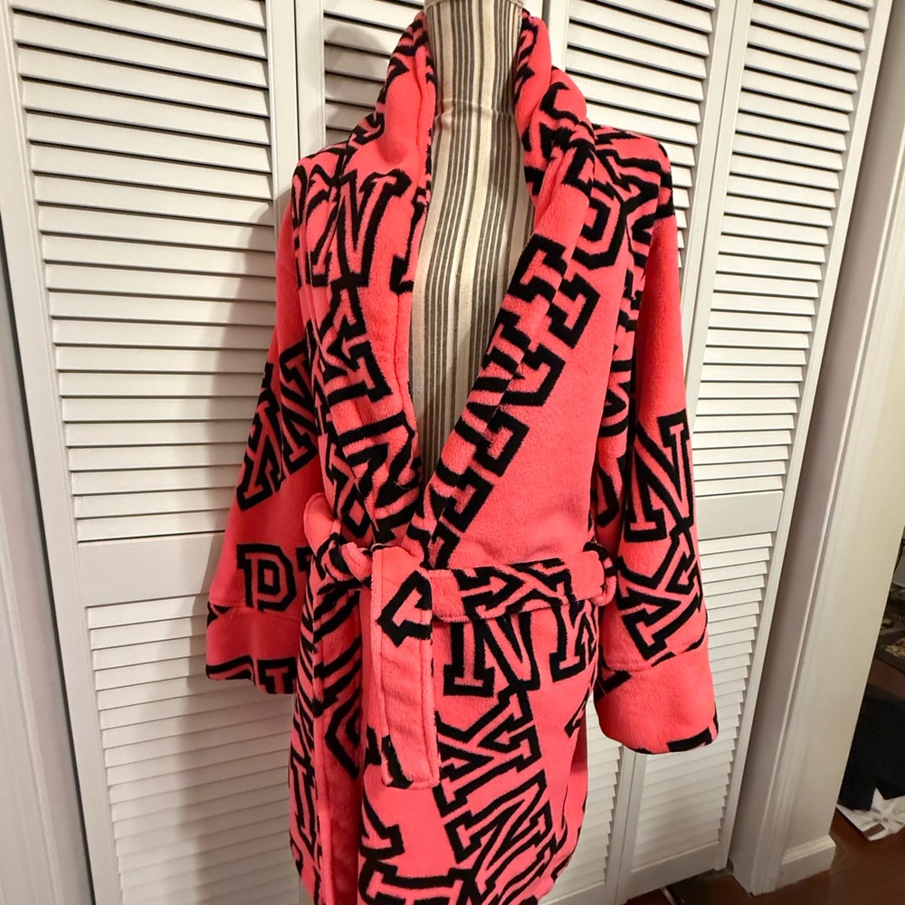 Pink Logo Print Robe Short Bath Robe Med/Lg - Picture 2 of 4